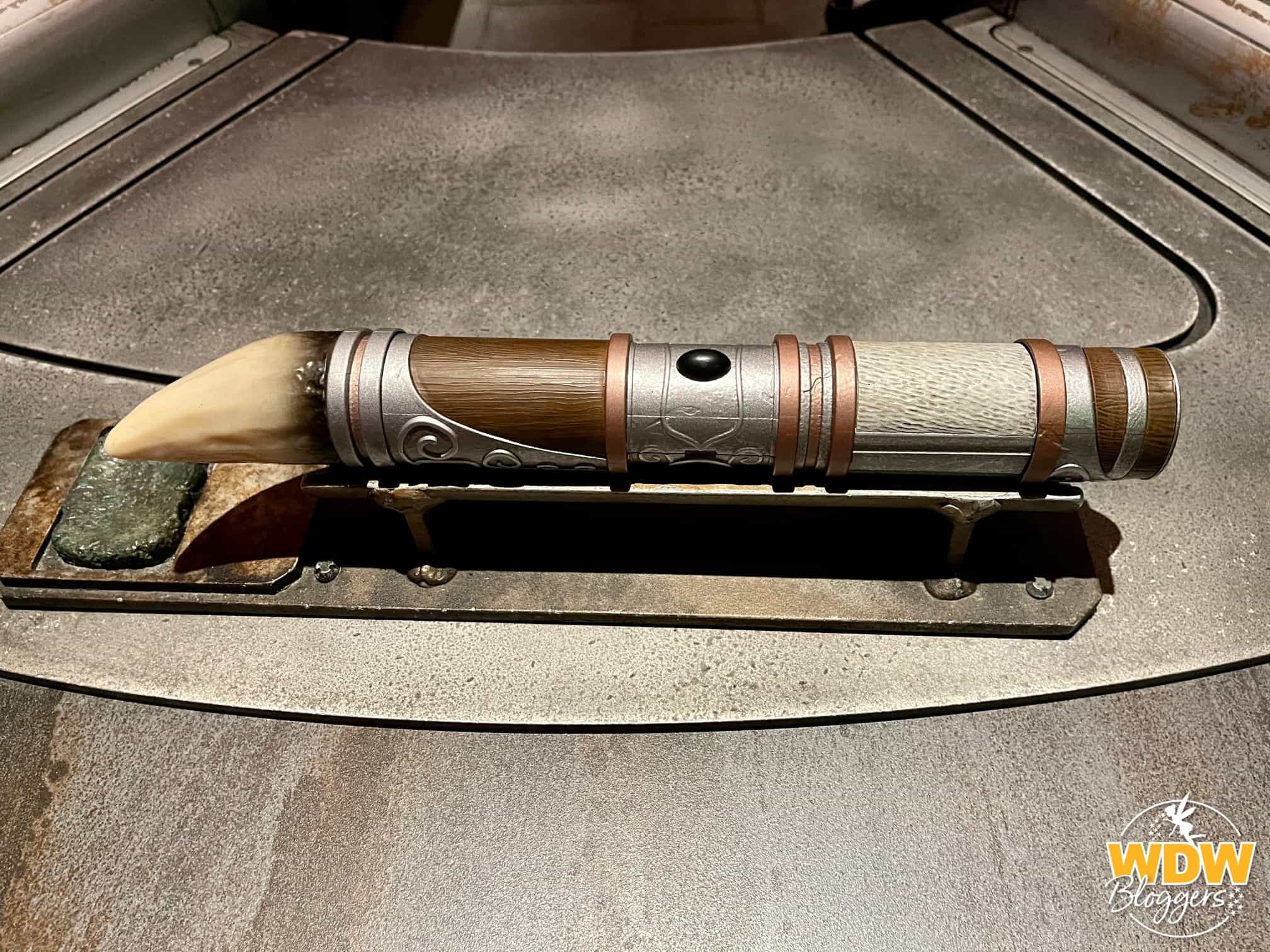 Savi's Workshop at Star Wars Galaxy's Edge Elemental Nature Hilt