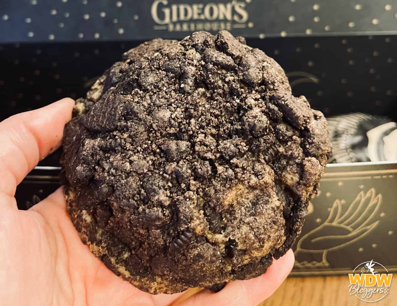 Gideons-Bakehouse-Disney-Springs-Cookies-and-Cream-Cookie