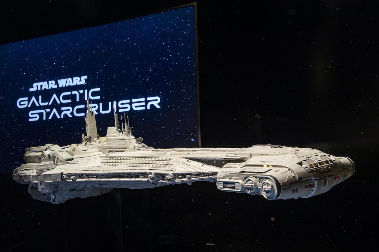 Star-Wars-Galactic-Starcruiser-Model